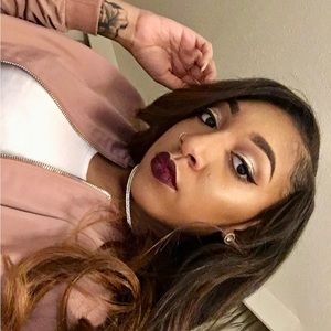 Meet your Posher, Amaris